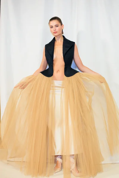 Look 10